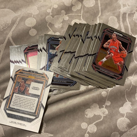 A surprise pack of 11 prism cards - Picture 1 of 2